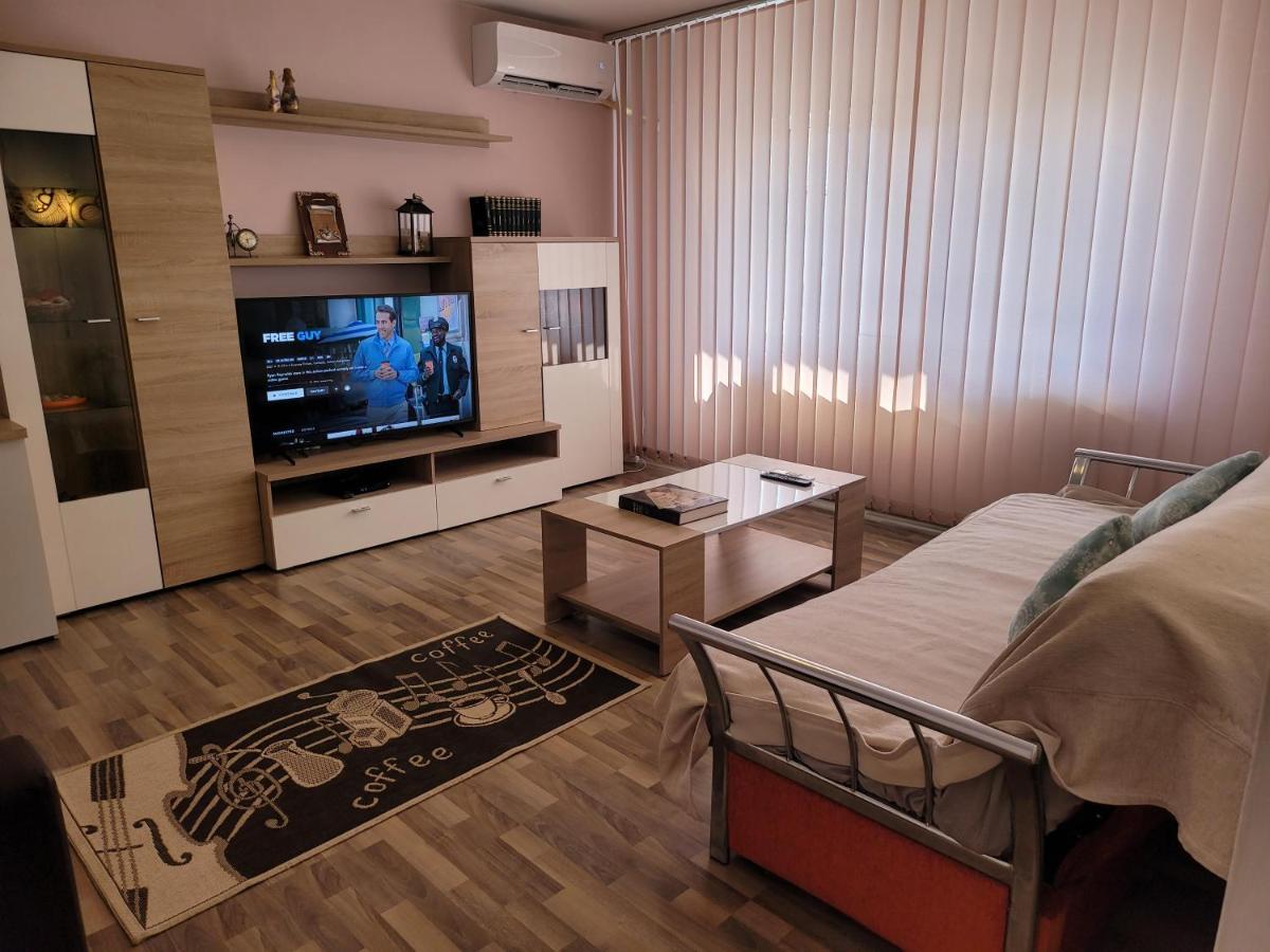 Quiet, Relaxing, Family Friendly Apartment Bucharest Luaran gambar