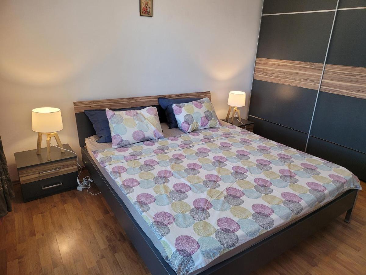 Quiet, Relaxing, Family Friendly Apartment Bucharest Luaran gambar