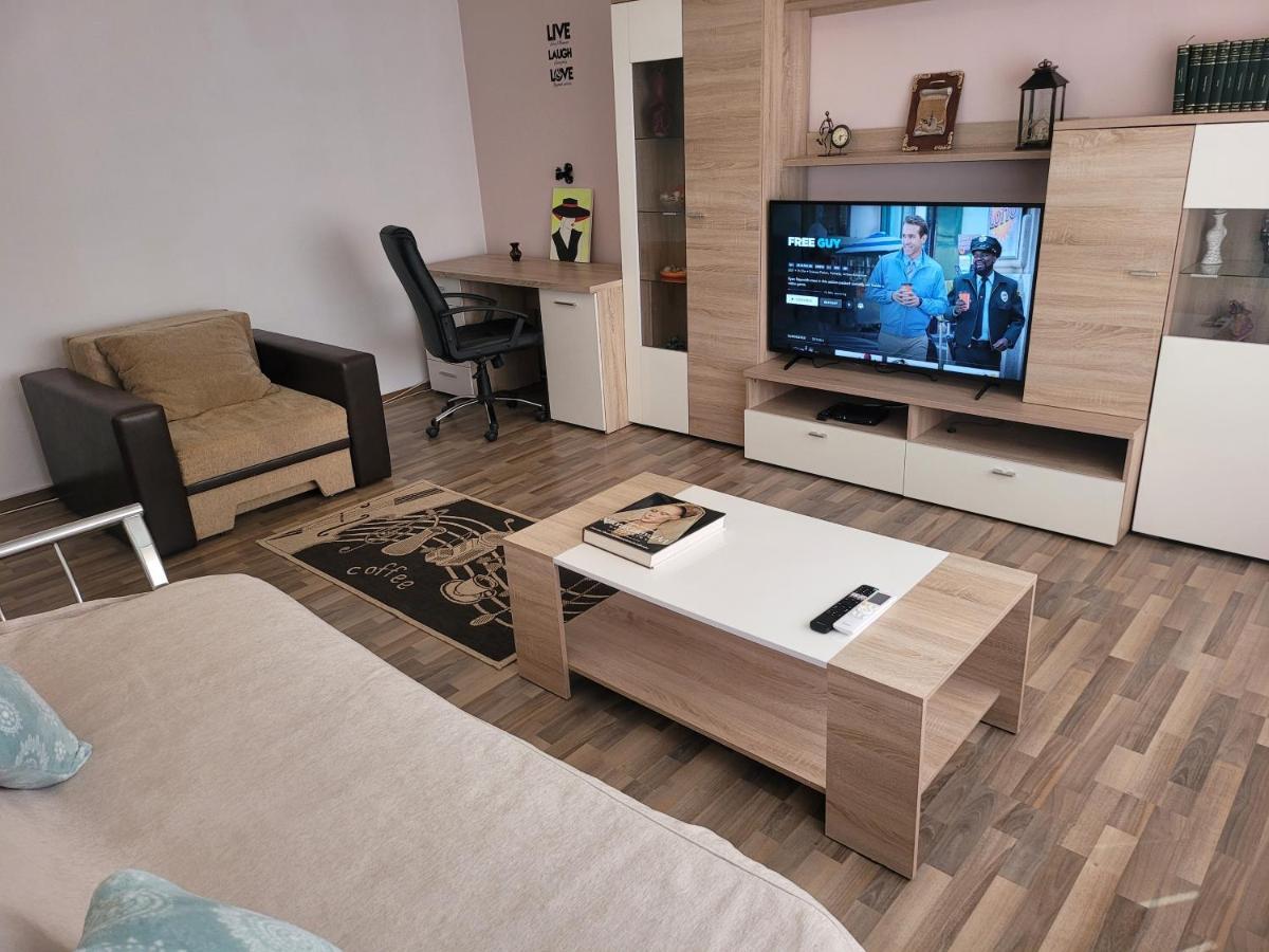 Quiet, Relaxing, Family Friendly Apartment Bucharest Luaran gambar