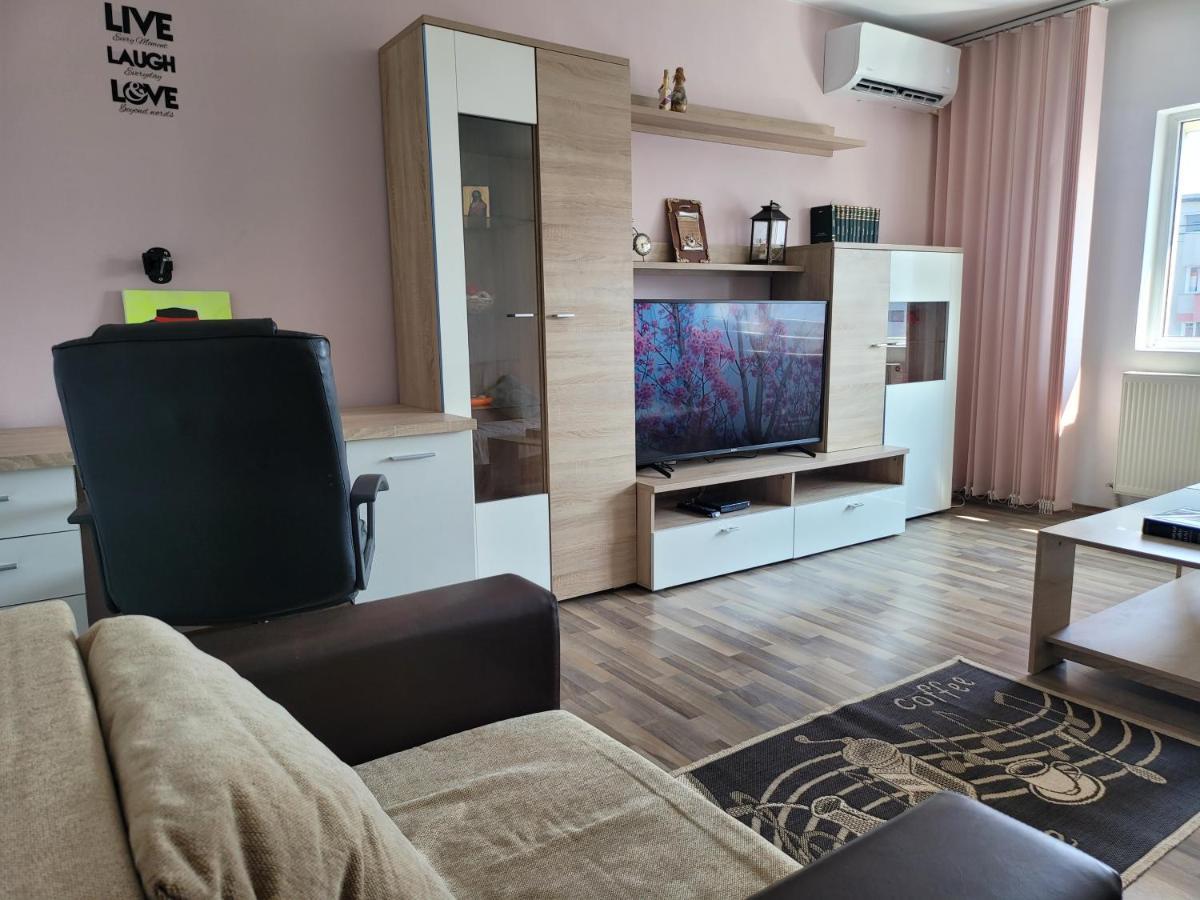 Quiet, Relaxing, Family Friendly Apartment Bucharest Luaran gambar