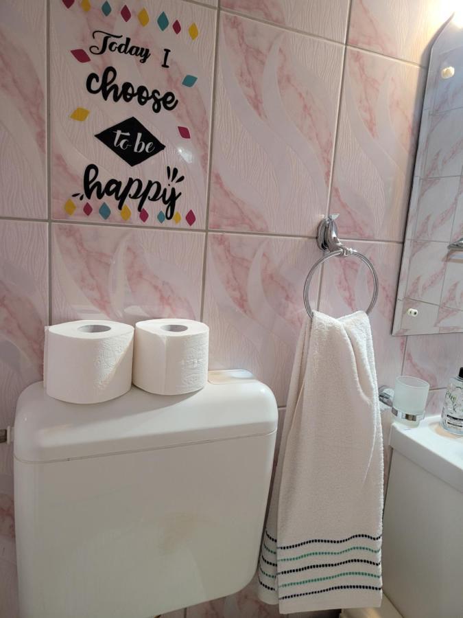 Quiet, Relaxing, Family Friendly Apartment Bucharest Luaran gambar
